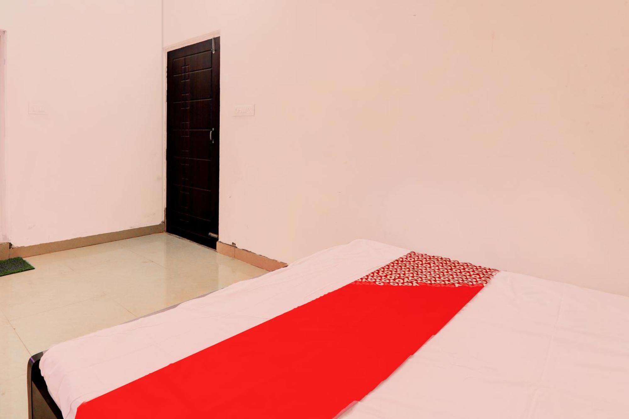 Oyo Flagship Shine Hotel Chinhat Luaran gambar