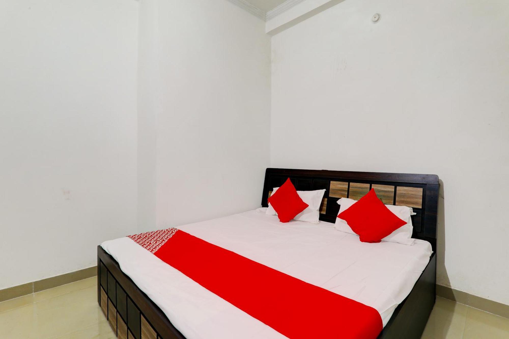 Oyo Flagship Shine Hotel Chinhat Luaran gambar